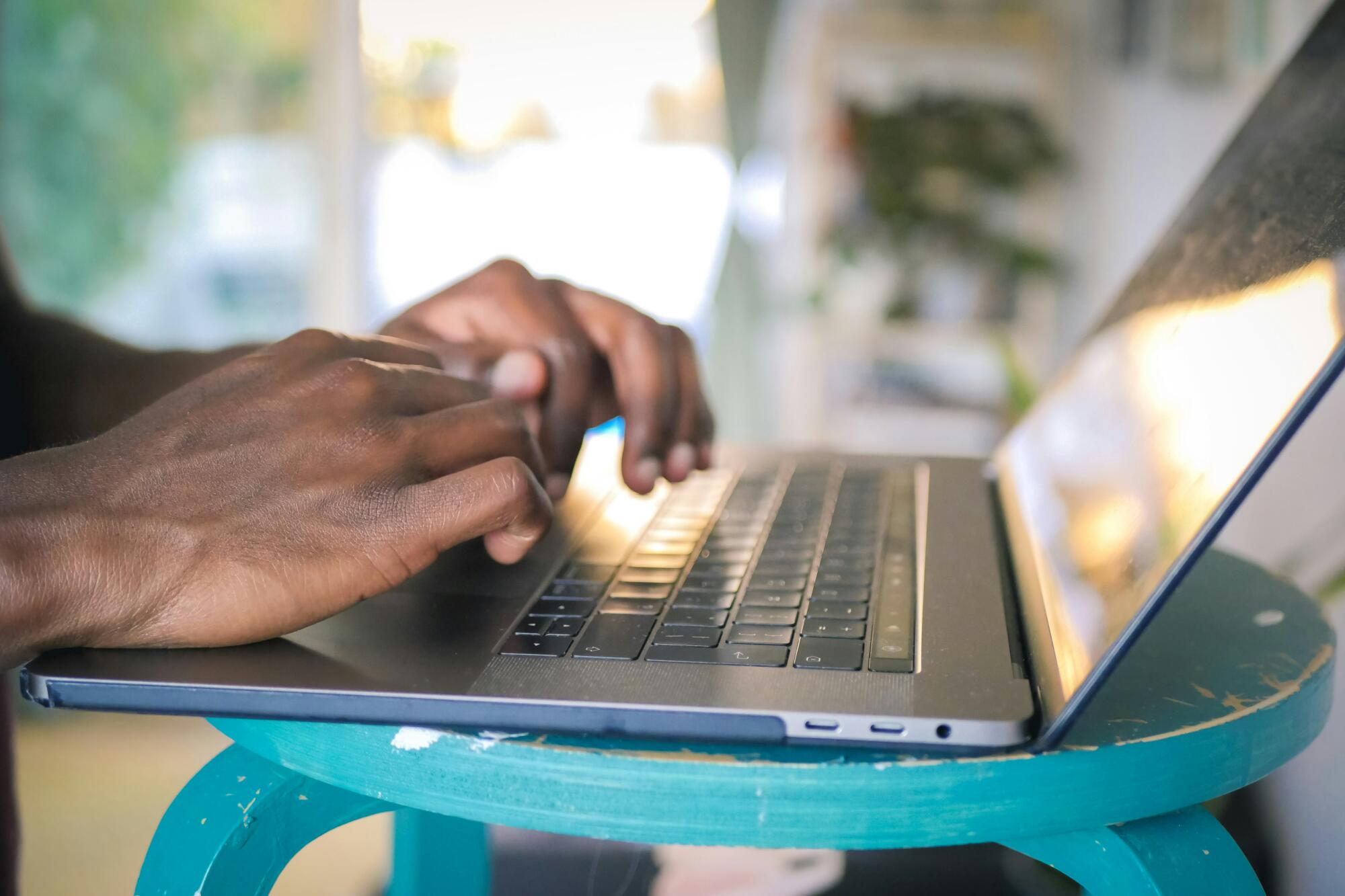 Turn Chaos into Clarity: How to Manage Your Unread Emails Efficiently